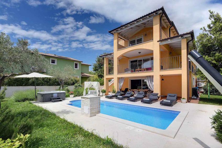 Villa met zwembad, whirlpool, sauna, fitnessruimte en WiFi - BF-785B5 - foto 9