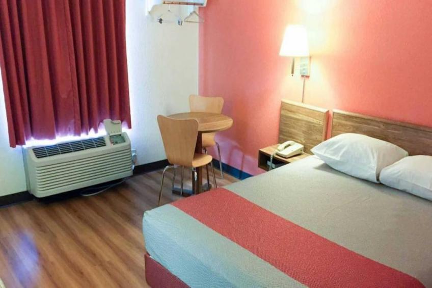 1 Queen Bed  Non-Smoking - foto 7