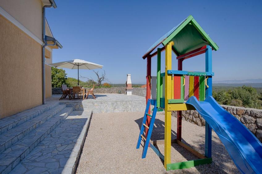 Luxuriöse Villa mit Pool, großem mediterranen Garten und Kinderspielplatz. - foto 11