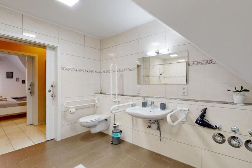 Helle Familienfreundliche Barrierefreie Wohnung - foto 18
