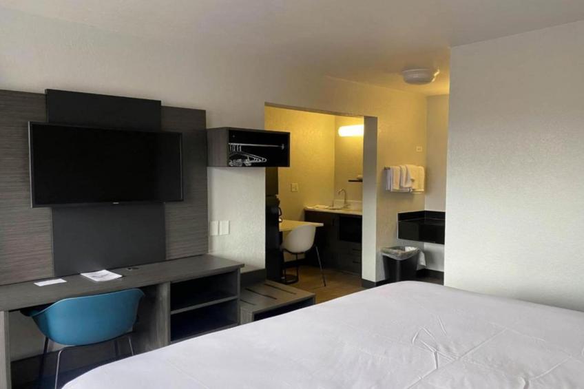 1 King Bed  Non-Smoking - foto 16