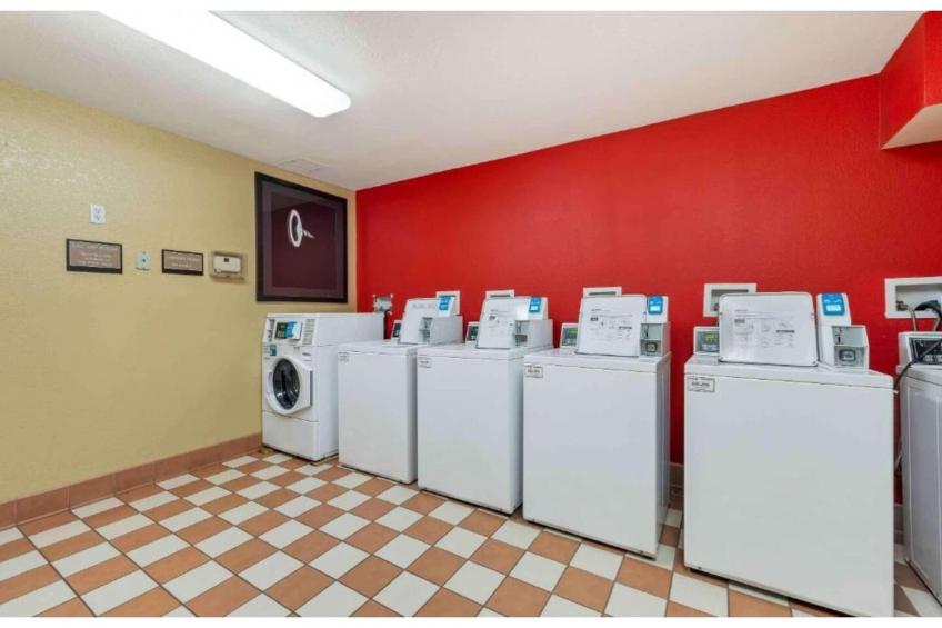 2 Full Beds | Non-Smoking, Kitchen - foto 32