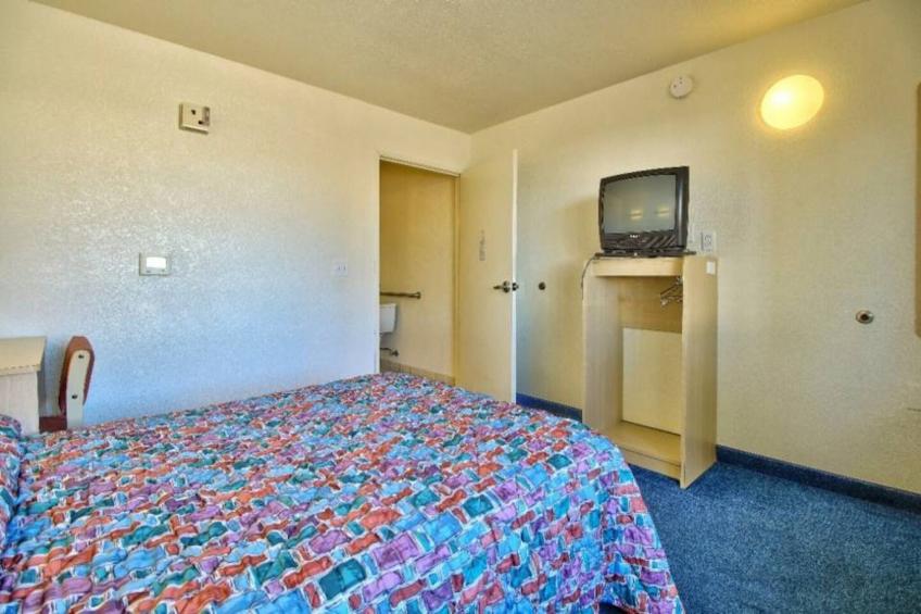 1 QUEEN BED  MOBILITY ACCESSIBLE TUB NSMK - foto 31