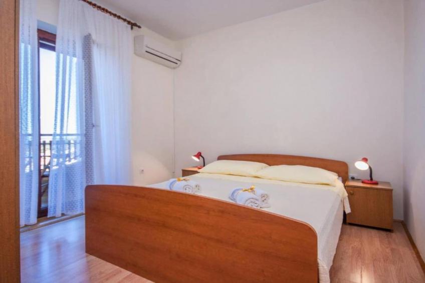Guest House Stay & Smile Dolac Primošten - Two Bedroom Apartment with Sea View and Balcony - foto 3