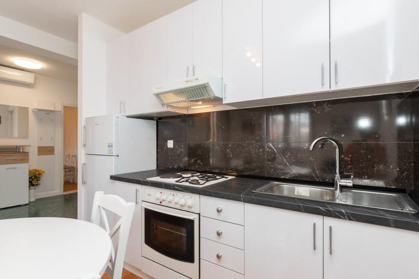 Villa Supetar Garden - Two Bedroom Apartment with Terrace - foto 8