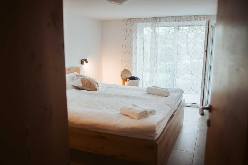 Cozy Holiday Home with Fireplace and Scenic Hills in Bistrica ob Sotli - Two Bedroom Holiday Home - foto 16