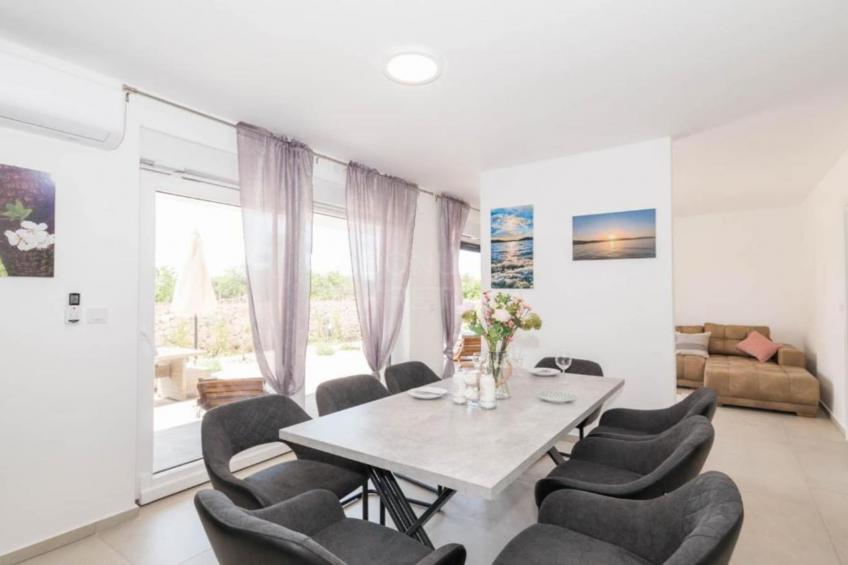 Villa Sunrise with Outdoor Pool - 4 Bedroom & Pool - foto 2