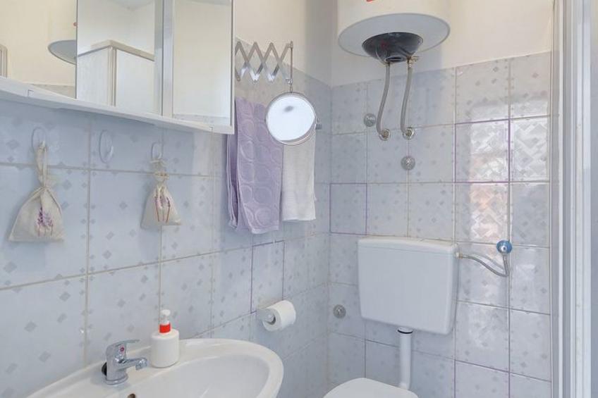 Helle Ferienwohnung in Vinkuran mit Garten, Grill und Terrasse - foto 11