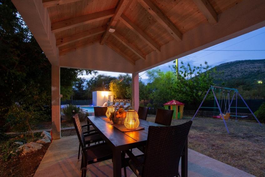 Spacious Prgomet Retreat with Private Pool, Fitness Centre, and Garden - Three Bedroom Villa - foto 24