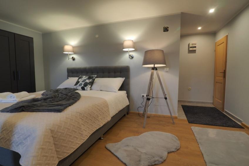 Apartments & Rooms Latin - Quadruple Room - foto 11