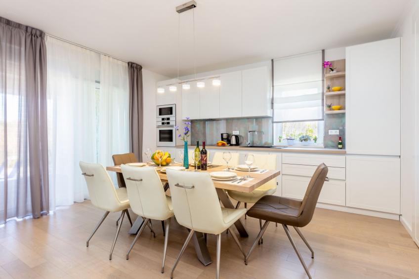 Schöne Villa in einer ruhigen Umgebung mit Pool - foto 19