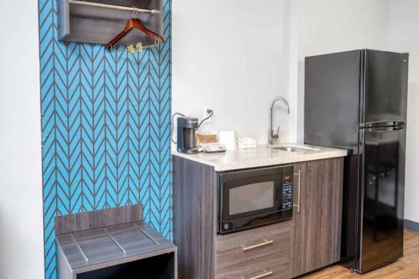 2 Full Beds  Non-Smoking Kitchen - foto 5