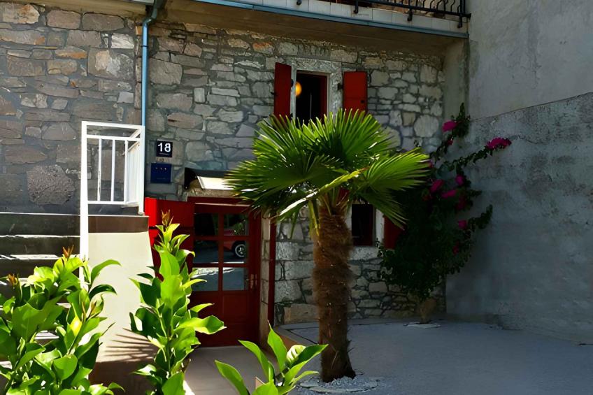 Holiday house Stone house Porat. 50 m from Porat Beach - BF-FV873