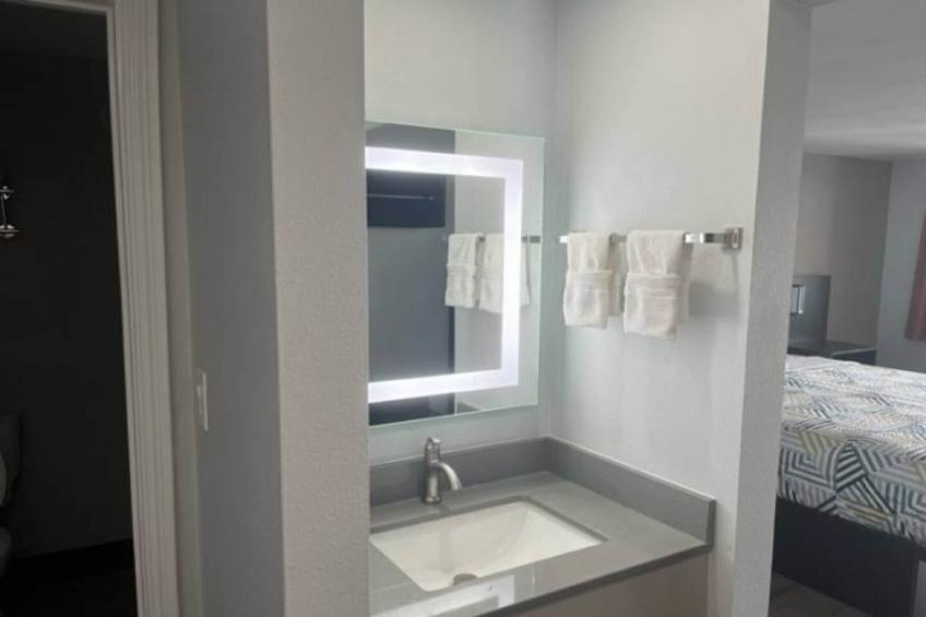 2 Queen Beds  Suite Non-Smoking Kitchen - foto 20