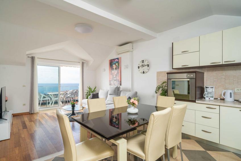 Apartments Isabora - Comfort Three-Bedroom Apartment with Balcony and Sea View (Second Floor) - foto 13