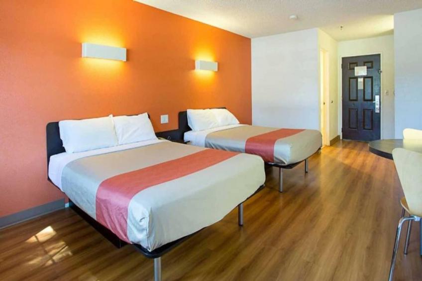 2 Queen Beds  Non-Smoking - foto 18