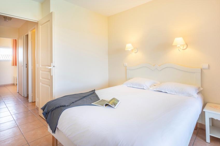 Pierre & Vacances Village Pont Royal en Provence Apartment 6 people - 1 bedroom + 1 sleeping alcove - Balcony or terrace - foto 11