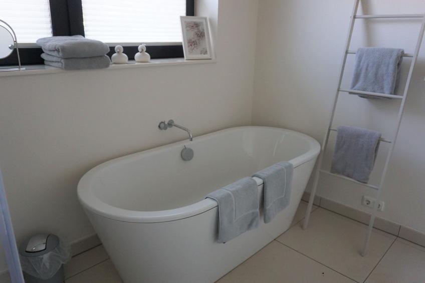 Großzügiges Haus mit traumhafter Gartenanlage - foto 18