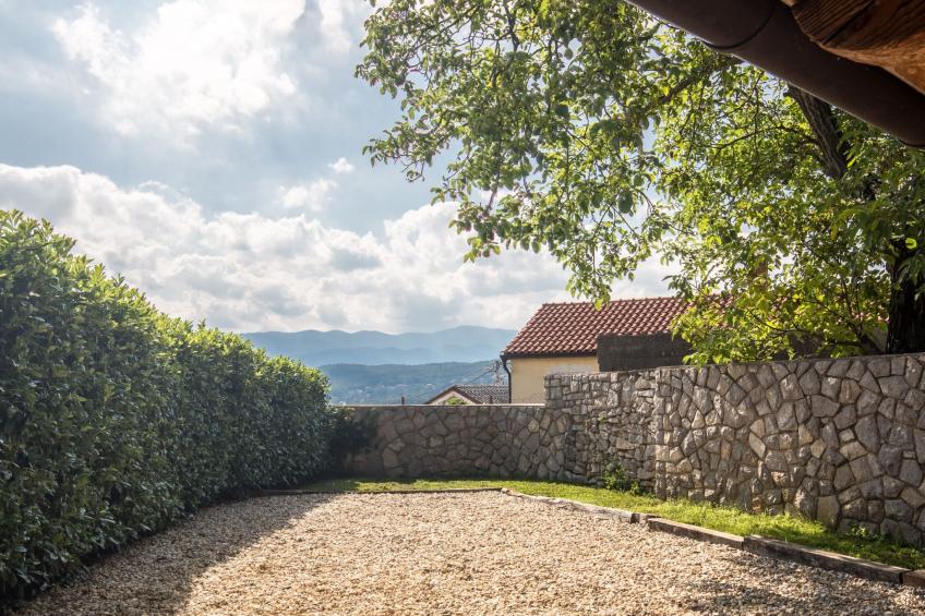 Haus mit modernem Interieur und einer alten Taverne - foto 36