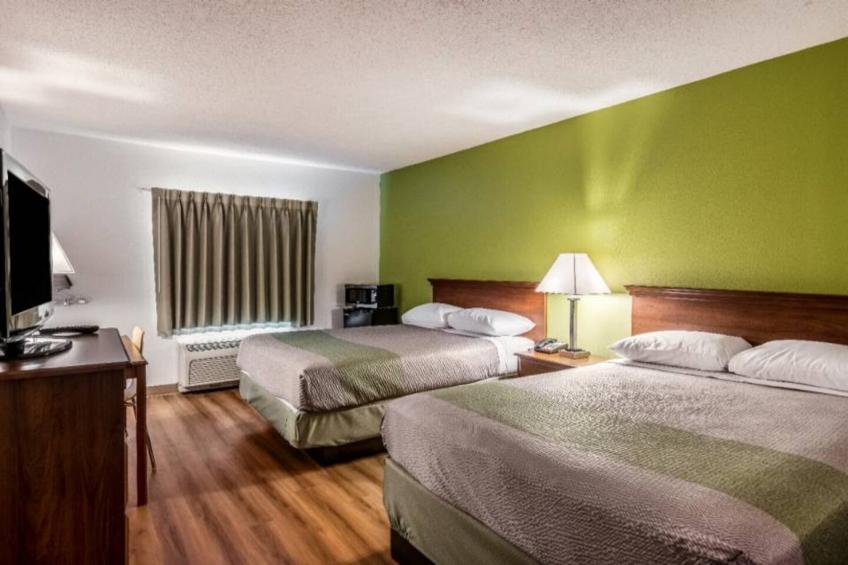 2 Queen Beds  Non-Smoking Micfridge - foto 7