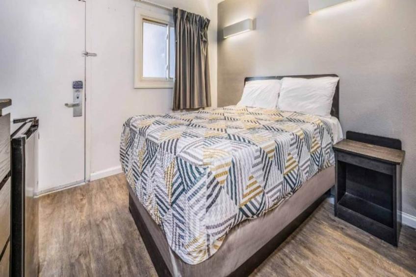 1 Full Bed  Mobility Access RI Shwr Nsmk - foto 15