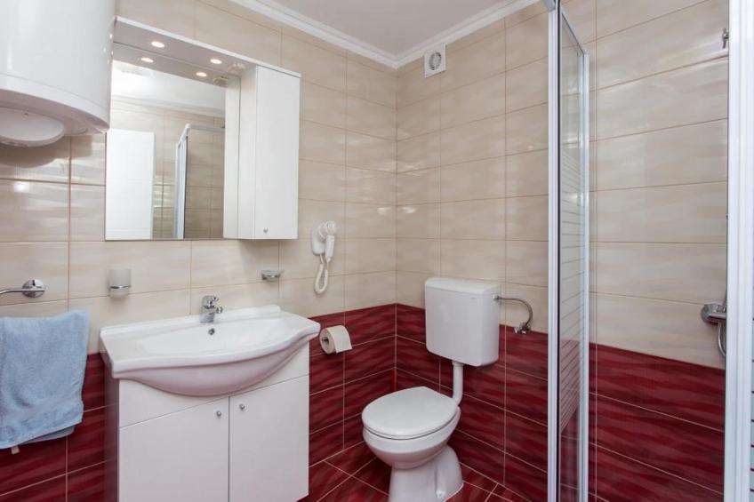 Apartments Djurkovic - Two-Bedroom Apartment with Shared Terrace and Sea View - foto 14