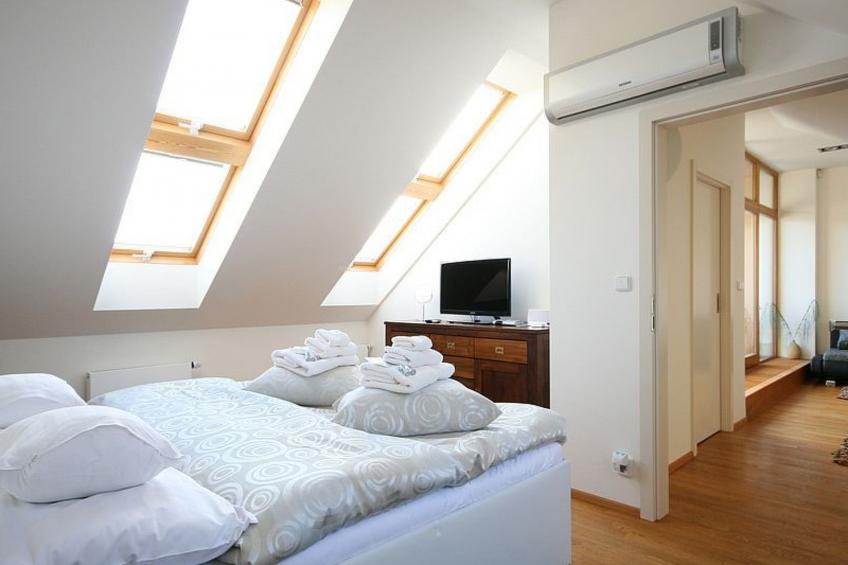 Luxuriöse Altbau-Dachgeschosswohnung in Prag - foto 17