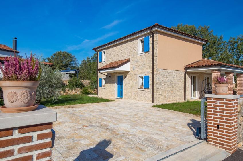 Romantische Villa mit Pool, umgeben von Natur - foto 2