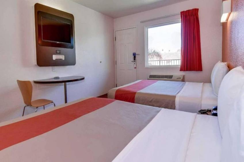 2 Full Beds  Non-Smoking - foto 8
