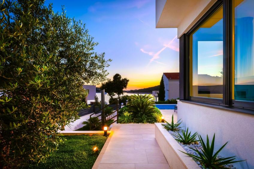 Luxuriöse Villa Dolce Vita direkt am Meer mit privatem Pool und Parkplatz - foto 30