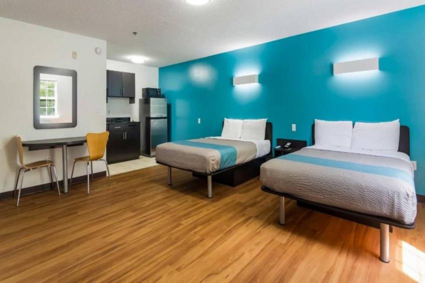 2 Full Beds  Non-Smoking Micfridge - foto 6