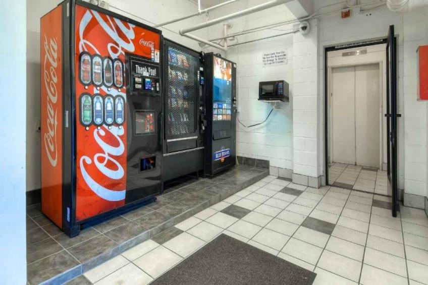 2 Queen Beds  ADA/RI Shower/Mini Fridge - foto 35