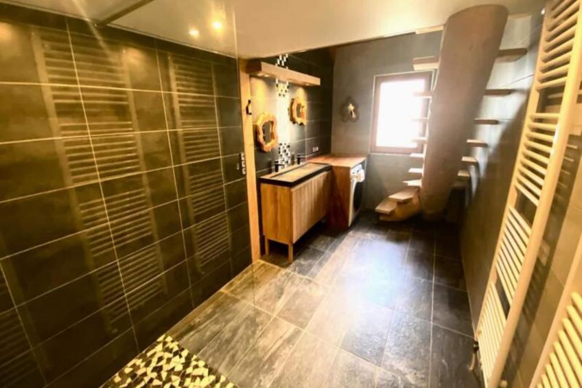 Résidence Appartement Moderne De 220m² Avec Terrasse, 14 Couchages, à St-jean-de-mne - foto 12