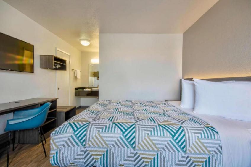 1 King Bed  Non-Smoking - foto 26