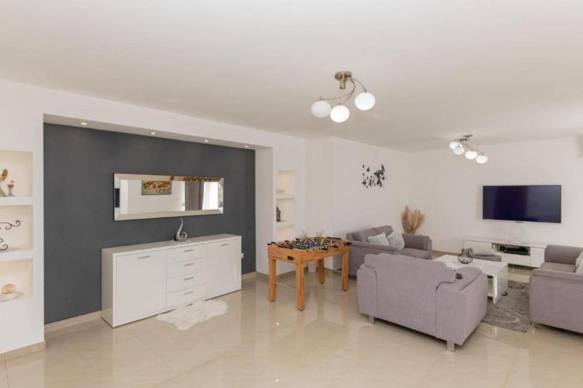 Ana mit Pool und Jacuzzi - foto 17