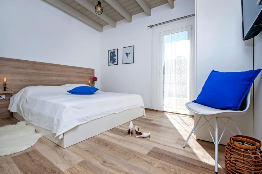 Vollständig freistehende Designervilla mit Infinity-Pool - foto 21