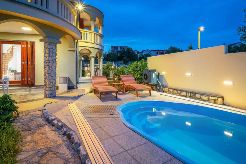Charming Villa Rea, 8+2 with heated pool - foto 3