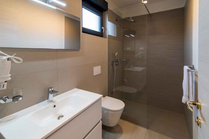 Villa met zwembad en airconditioning - BF-8W6RM - foto 18