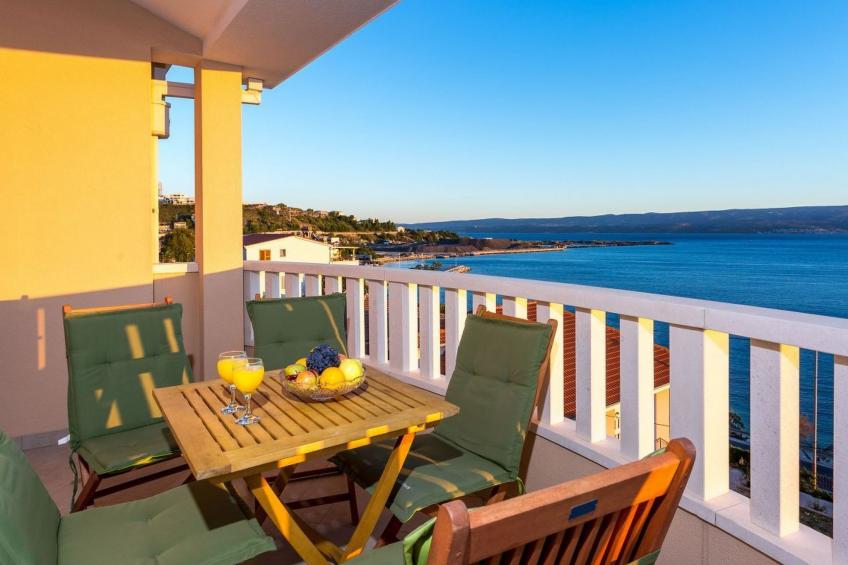 Wohnung in Dugi Rat mit Großer Terrasse - foto 2