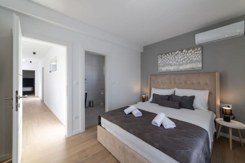 Luxury Kastela Villa with Heated Pool and Lounge Area - Four Bedroom Villa - foto 13