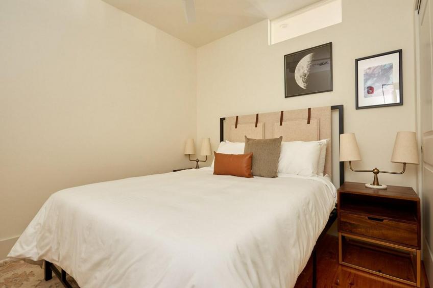 Three-Bedroom Apartment - foto 19
