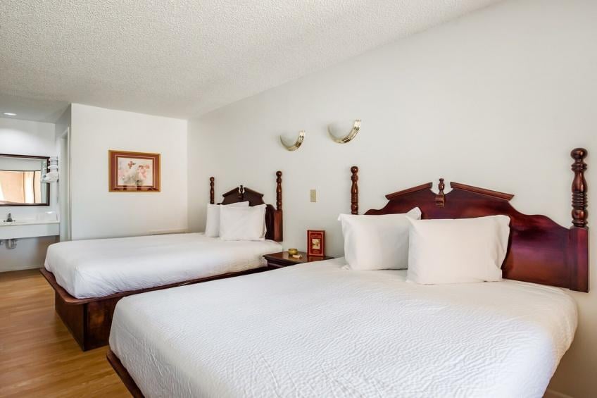 2 Queen Bed