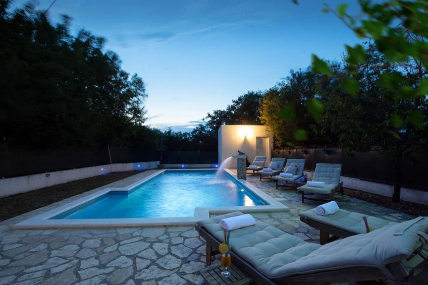 Spacious Prgomet Retreat with Private Pool, Fitness Centre, and Garden - Three Bedroom Villa - foto 34