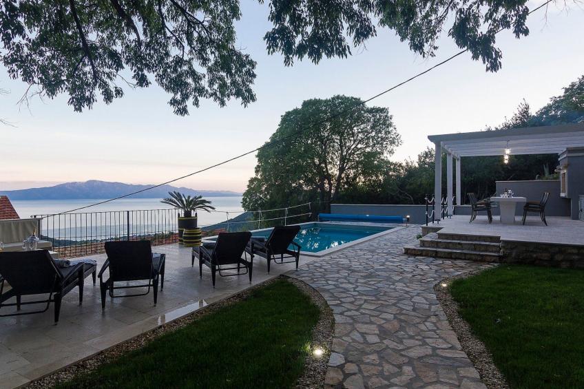 Schönes Steinhaus mit beheiztem Pool, Terrasse mit Meerblicl in ruhige Lage - foto 48