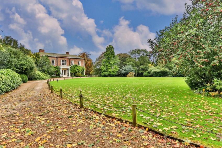 Walcot Hall - foto 69