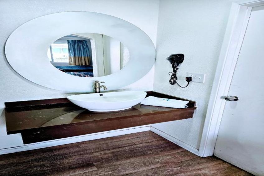 King Bed with Kitchenette Non-Smoking - foto 18