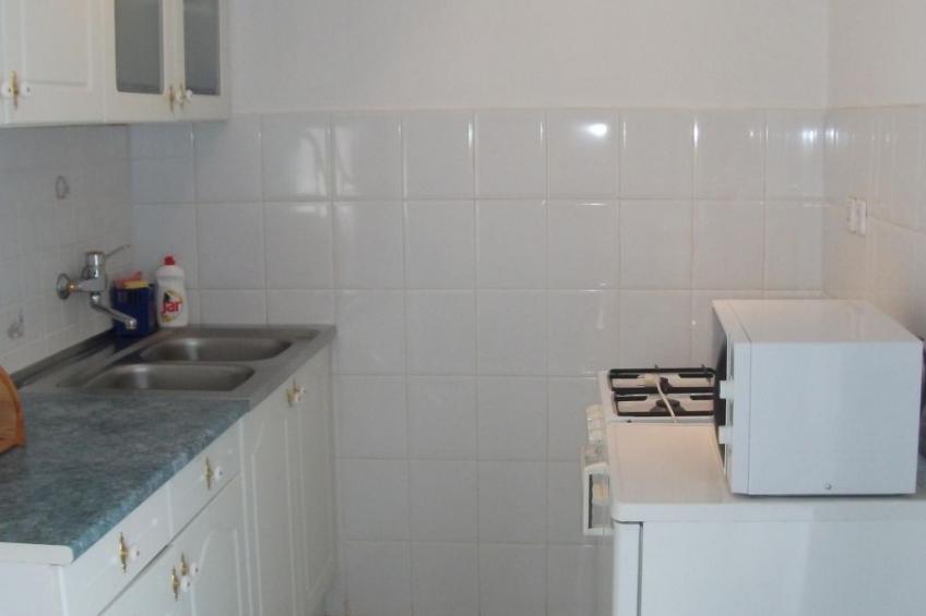 mit Terrassen, Balkonen sowie Parkplatz - foto 4