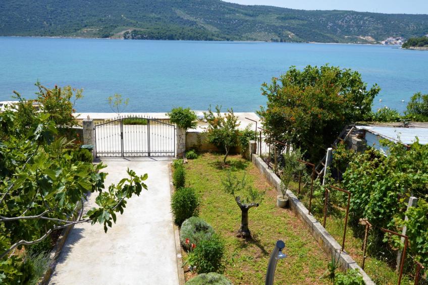 Schöne Wohnung in Poljica mit privatem Parkplatz - foto 5