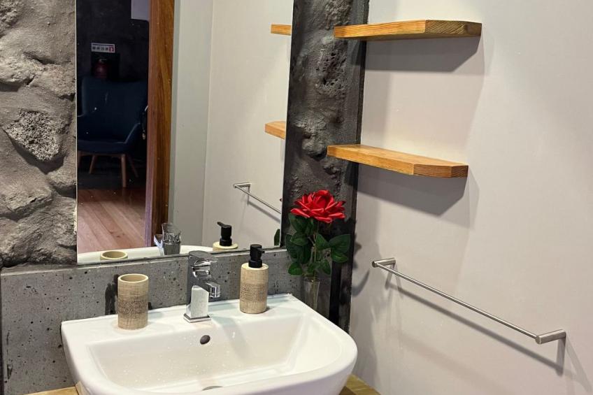 "Vinea Lava" mit Blick auf das Wasser - foto 116