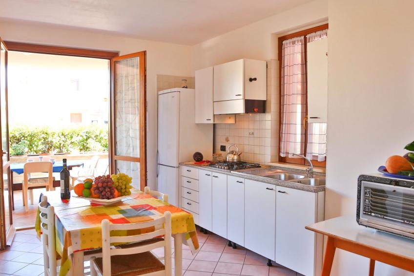 Helle mediterrane Villa mit Veranda und Garten - foto 6